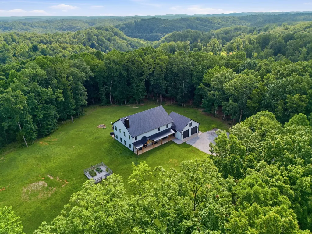 1658 Apache Trail Pegram TN 37143