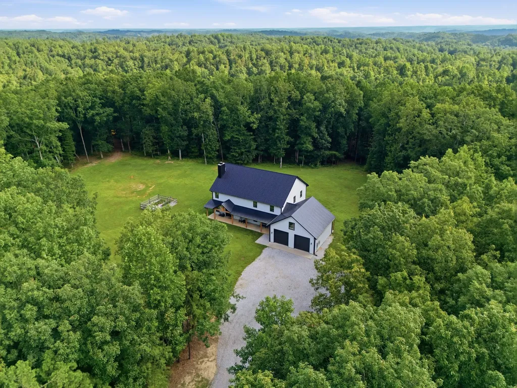 1658 Apache Trail Pegram TN 37143