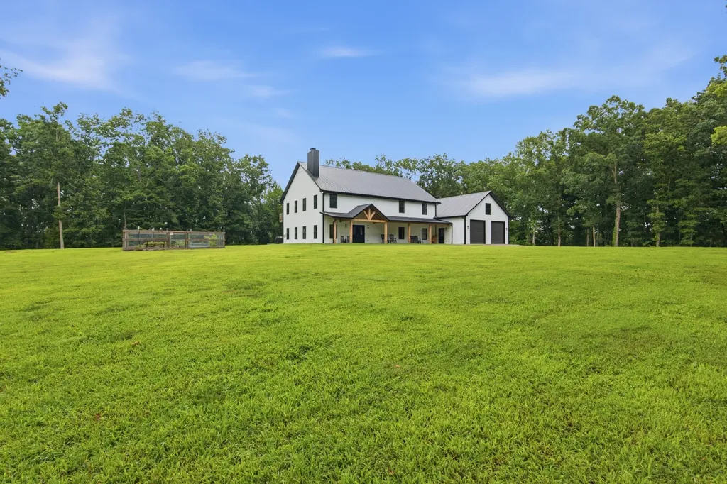 1658 Apache Trail Pegram TN 37143