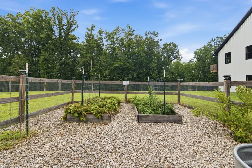 1658 Apache Trail Pegram TN 37143