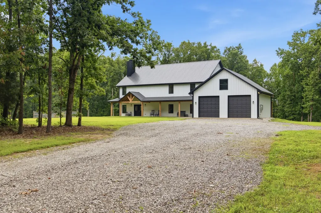1658 Apache Trail Pegram TN 37143