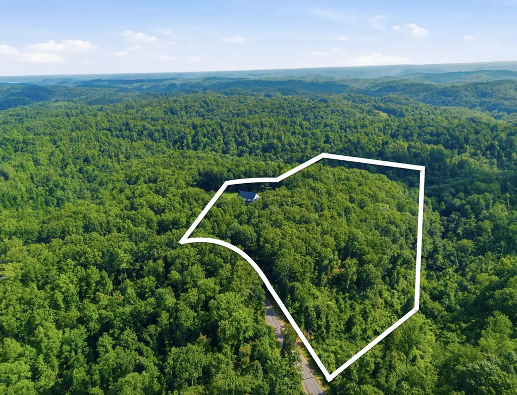 1658 Apache Trail Pegram TN 37143
