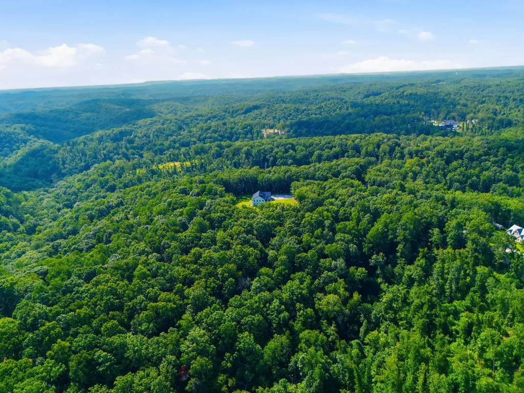 1658 Apache Trail Pegram TN 37143