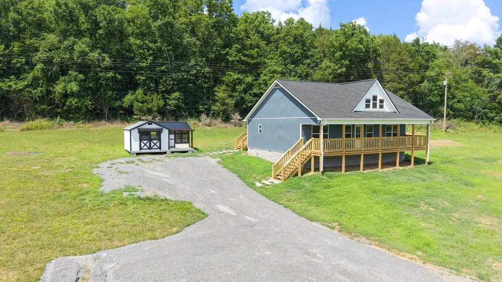 944 Wartrace Highway Pleasant Shade TN 37145