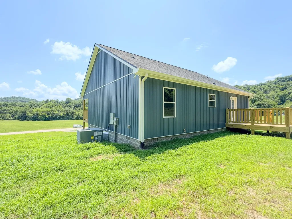 944 Wartrace Highway Pleasant Shade TN 37145