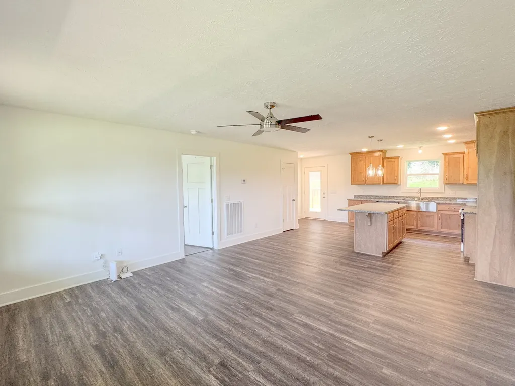 944 Wartrace Highway Pleasant Shade TN 37145