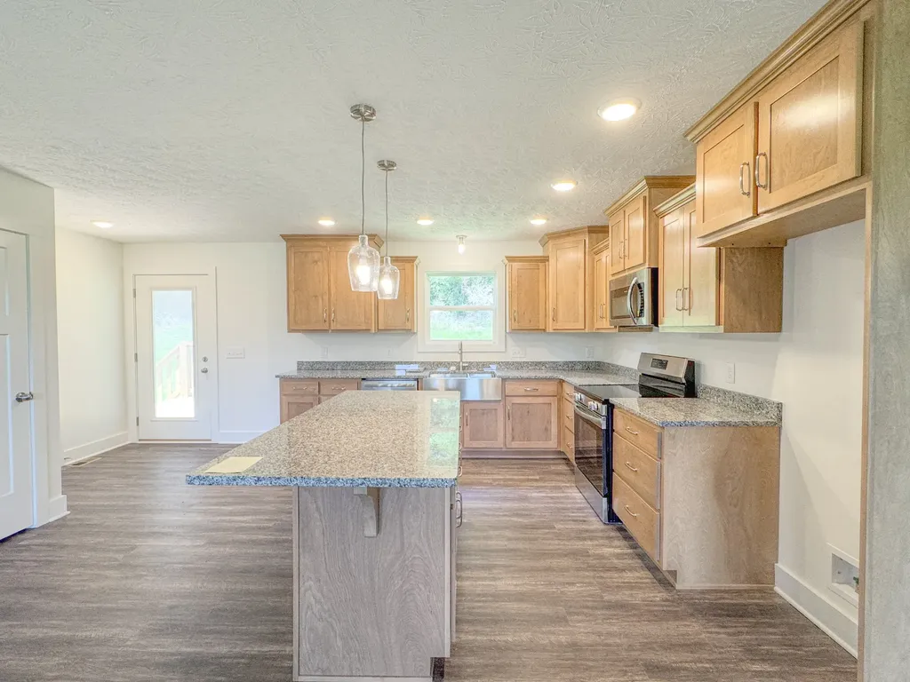 944 Wartrace Highway Pleasant Shade TN 37145