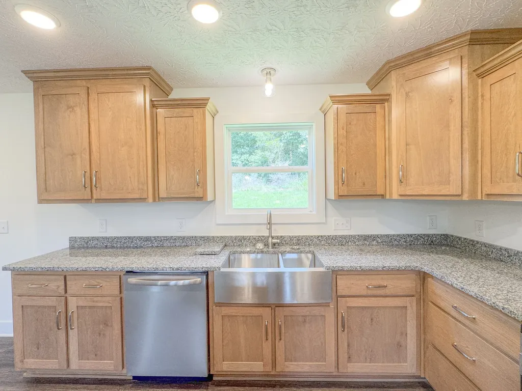 944 Wartrace Highway Pleasant Shade TN 37145