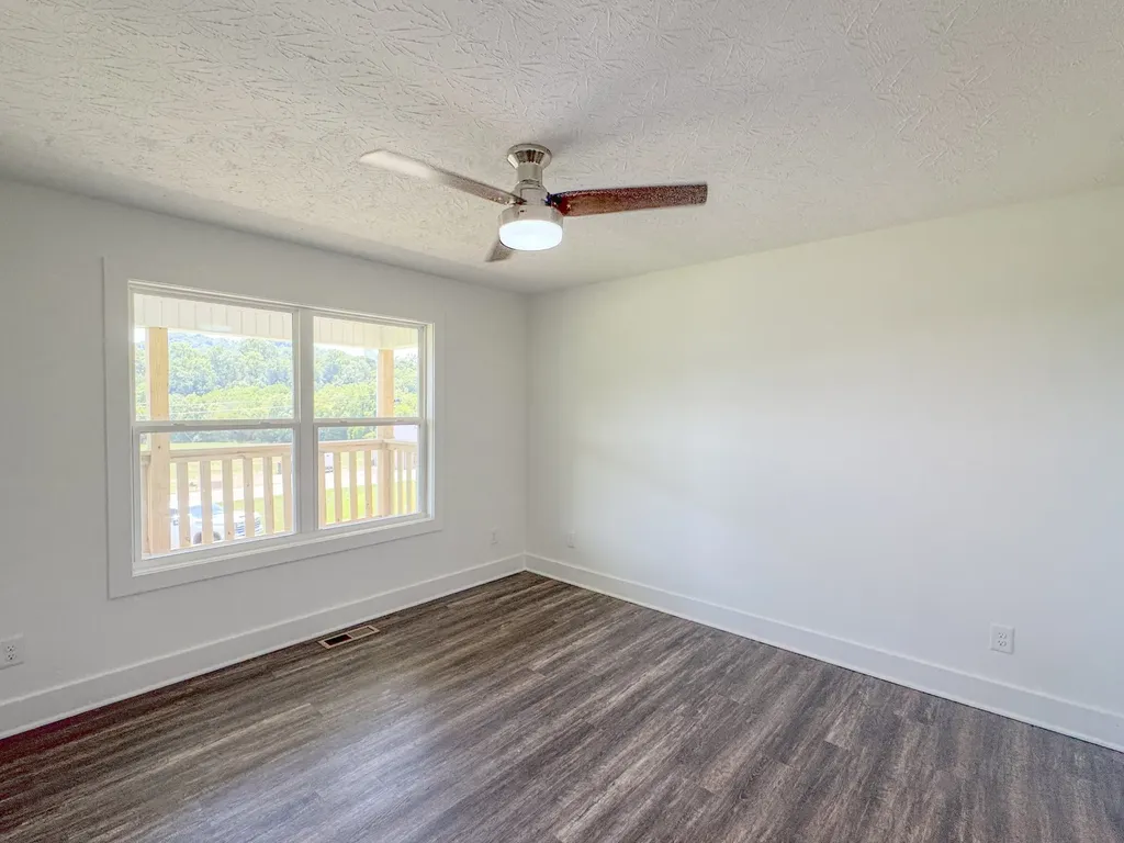 944 Wartrace Highway Pleasant Shade TN 37145