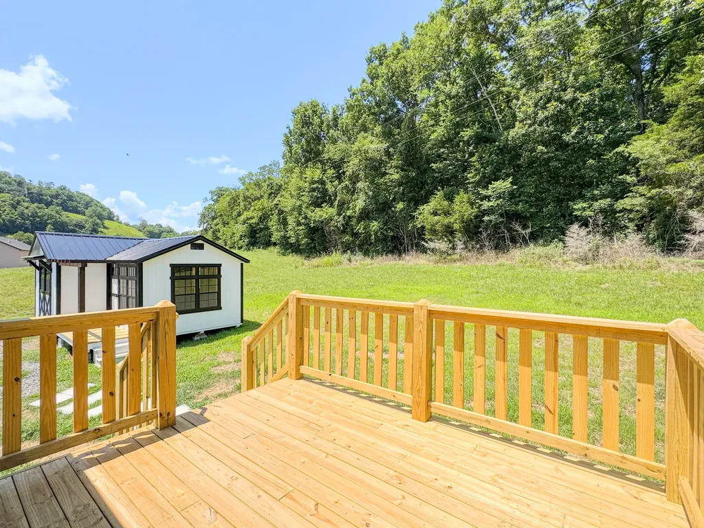 944 Wartrace Highway Pleasant Shade TN 37145