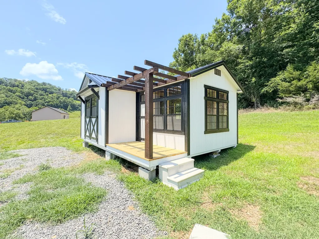944 Wartrace Highway Pleasant Shade TN 37145