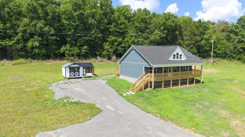 944 Wartrace Highway Pleasant Shade TN 37145