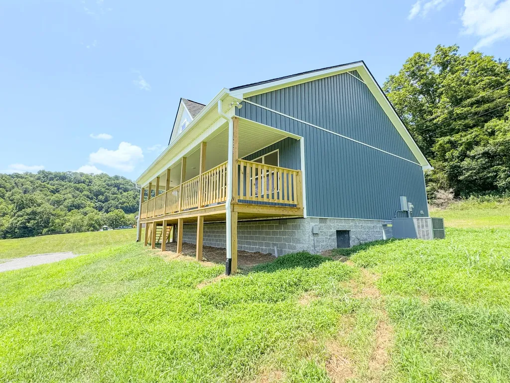 944 Wartrace Highway Pleasant Shade TN 37145