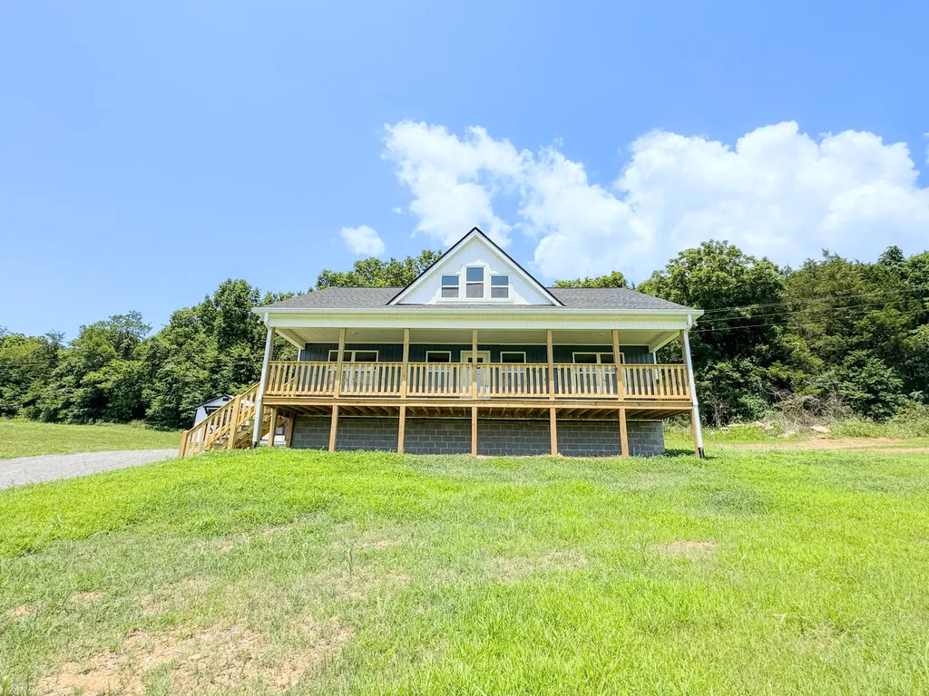 944 Wartrace Highway Pleasant Shade TN 37145