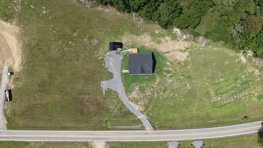 944 Wartrace Highway Pleasant Shade TN 37145