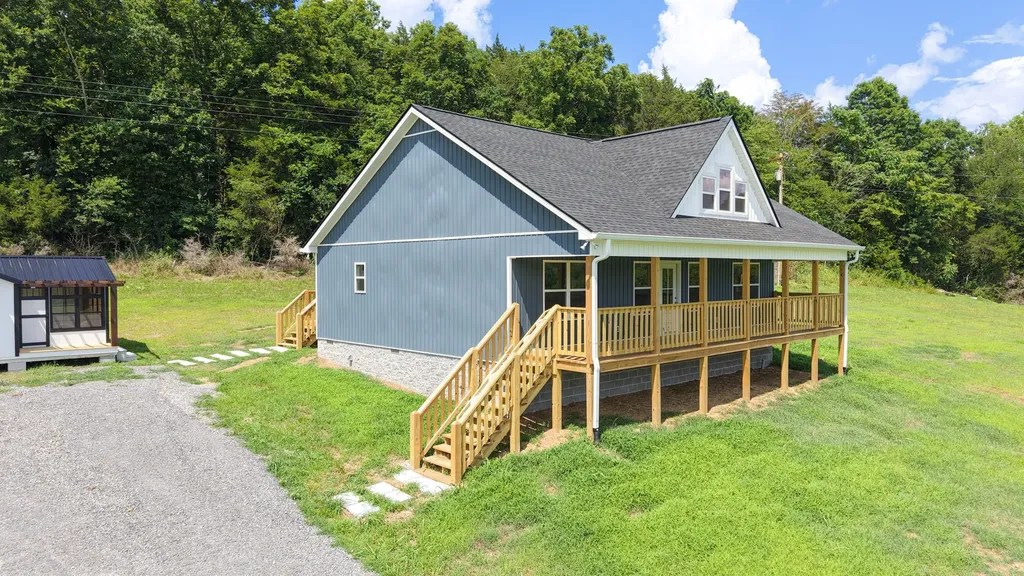 944 Wartrace Highway Pleasant Shade TN 37145