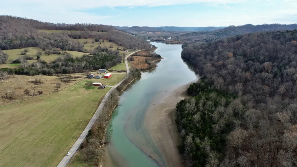 944 Wartrace Highway Pleasant Shade TN 37145
