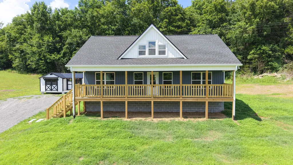 944 Wartrace Highway Pleasant Shade TN 37145