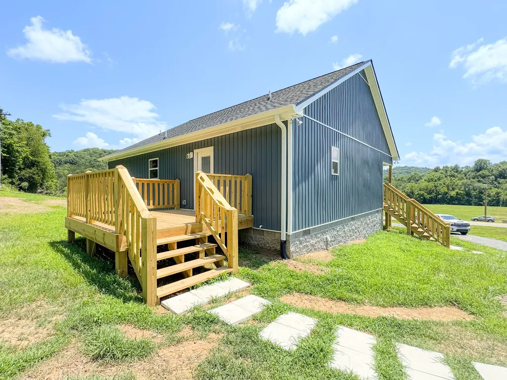 944 Wartrace Highway Pleasant Shade TN 37145