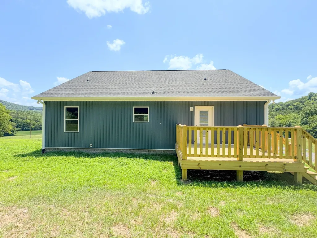 944 Wartrace Highway Pleasant Shade TN 37145