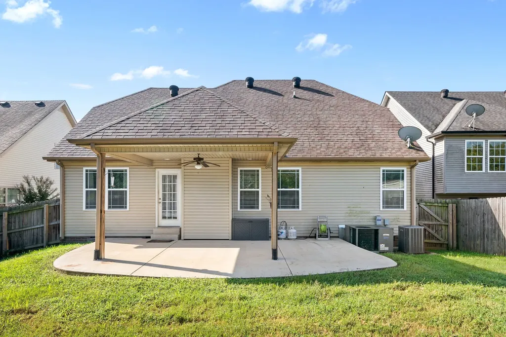 1483 Brew Moss Drive Clarksville TN 37043