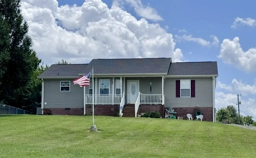 557 White Road Portland TN 37148