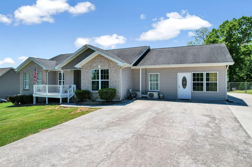 241 County Road 158 Riceville TN 37370