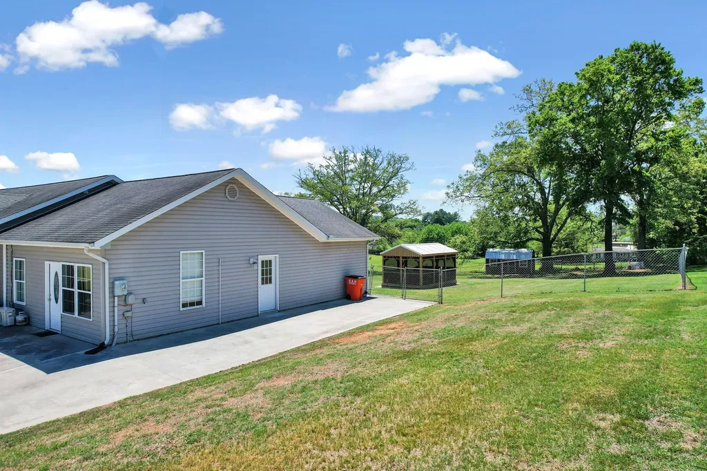 241 County Road 158 Riceville TN 37370