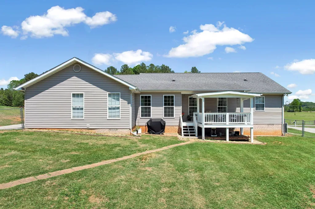 241 County Road 158 Riceville TN 37370