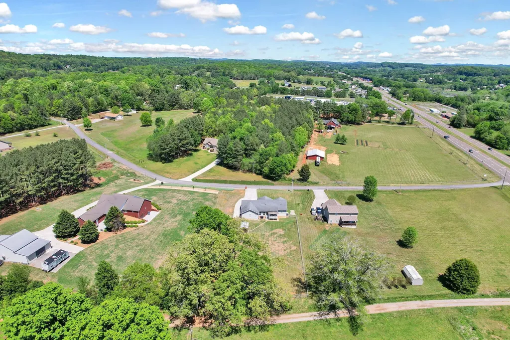 241 County Road 158 Riceville TN 37370