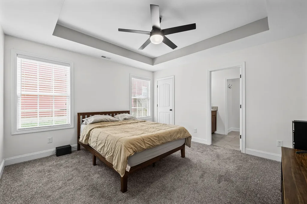 604 Hollow Crest Clarksville TN 37042