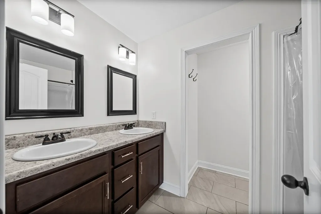 604 Hollow Crest Clarksville TN 37042