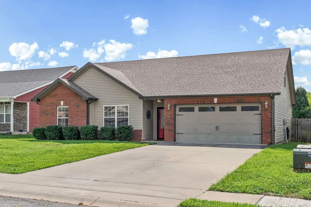 604 Hollow Crest Clarksville TN 37042
