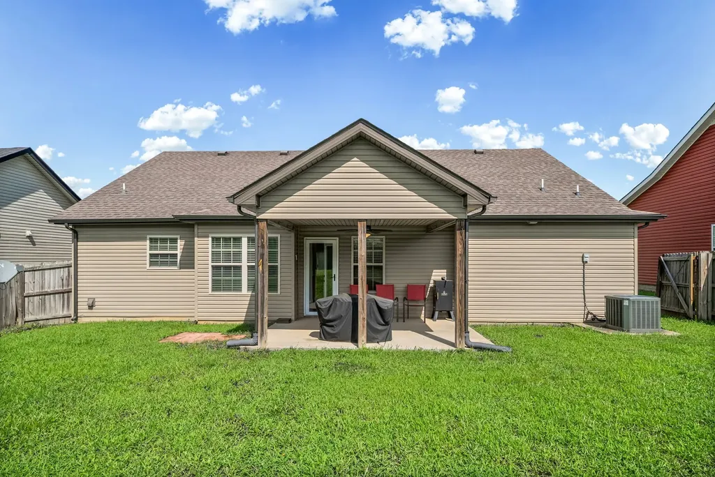604 Hollow Crest Clarksville TN 37042