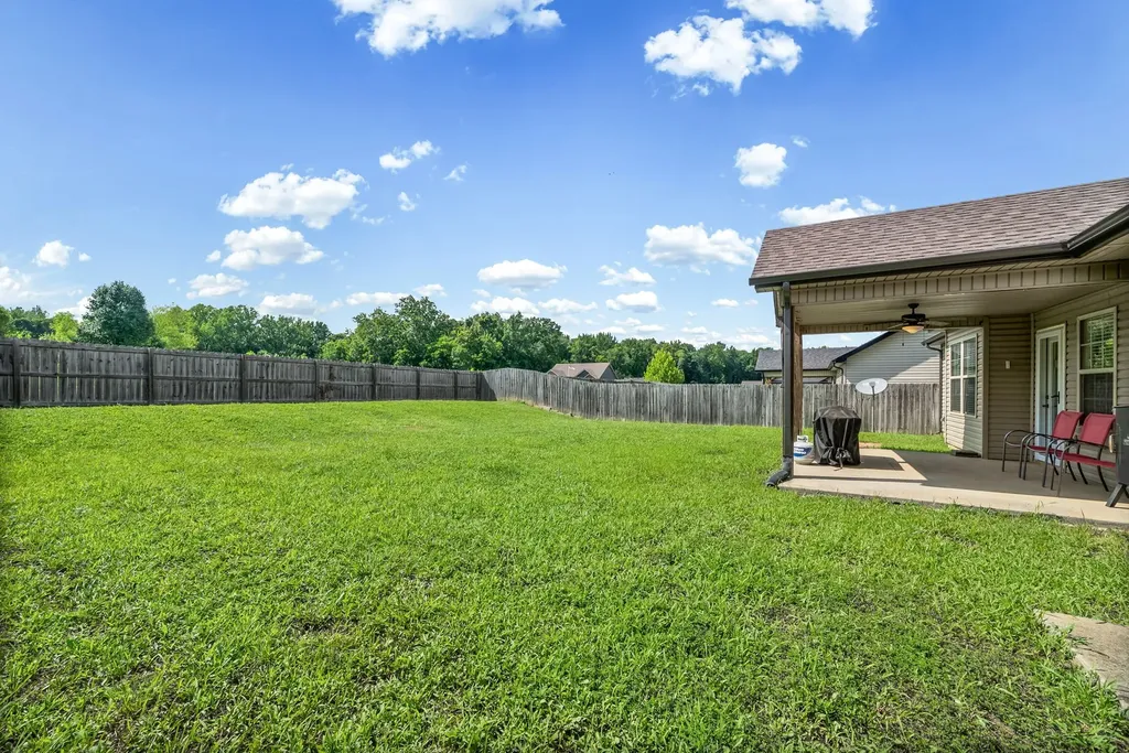 604 Hollow Crest Clarksville TN 37042