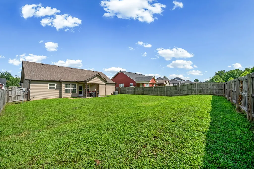 604 Hollow Crest Clarksville TN 37042
