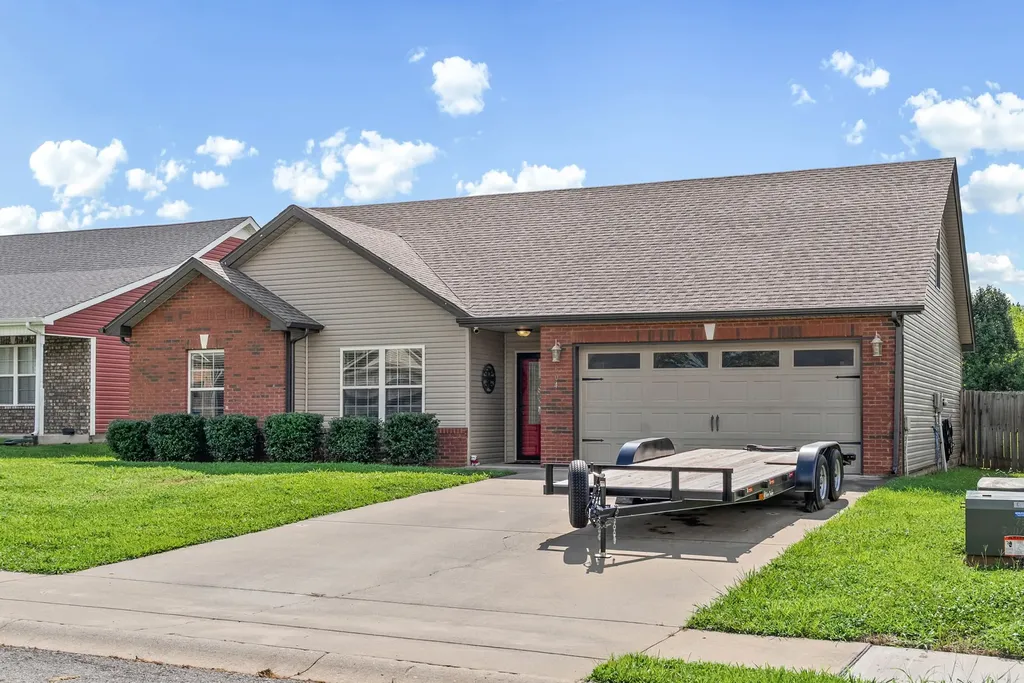 604 Hollow Crest Clarksville TN 37042