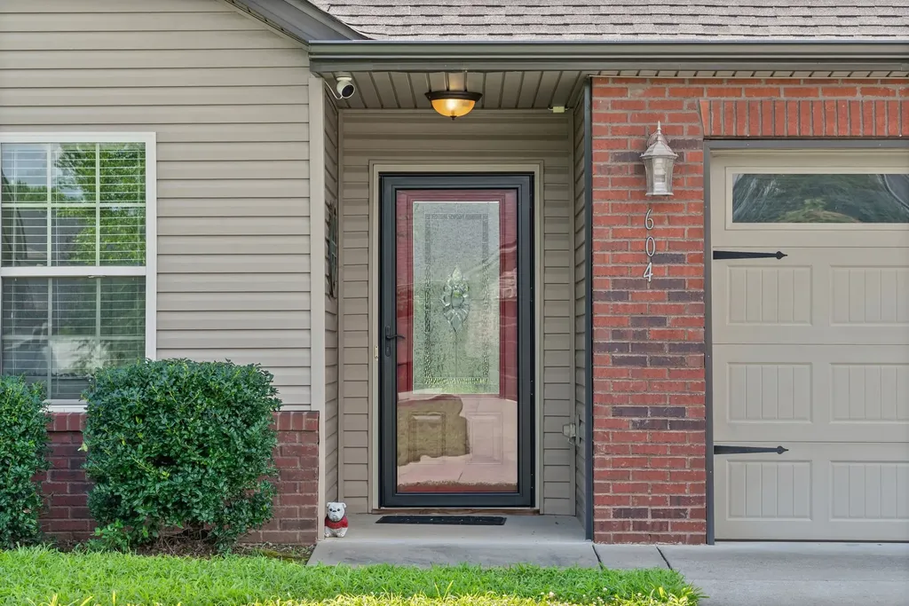 604 Hollow Crest Clarksville TN 37042