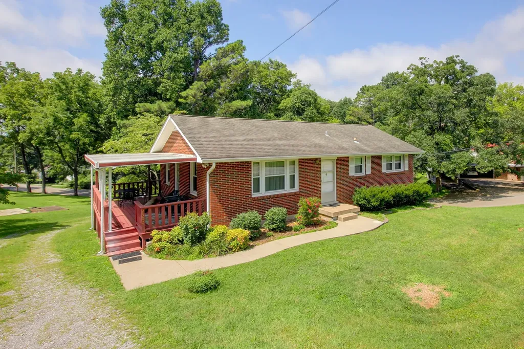 2302 Old Ashland City Road Clarksville TN 37043