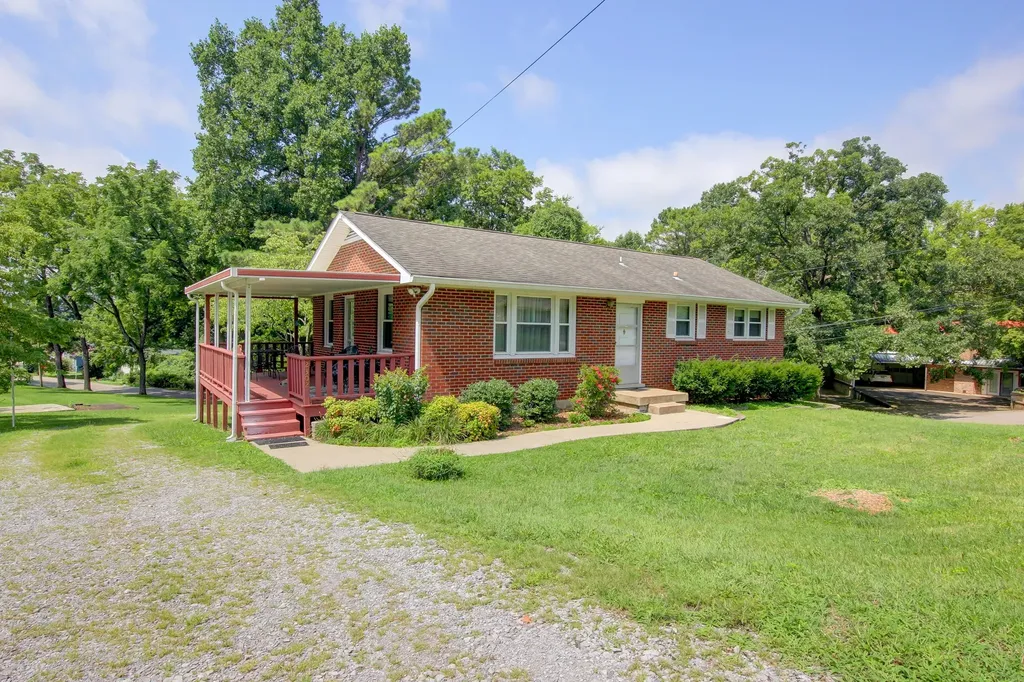 2302 Old Ashland City Road Clarksville TN 37043