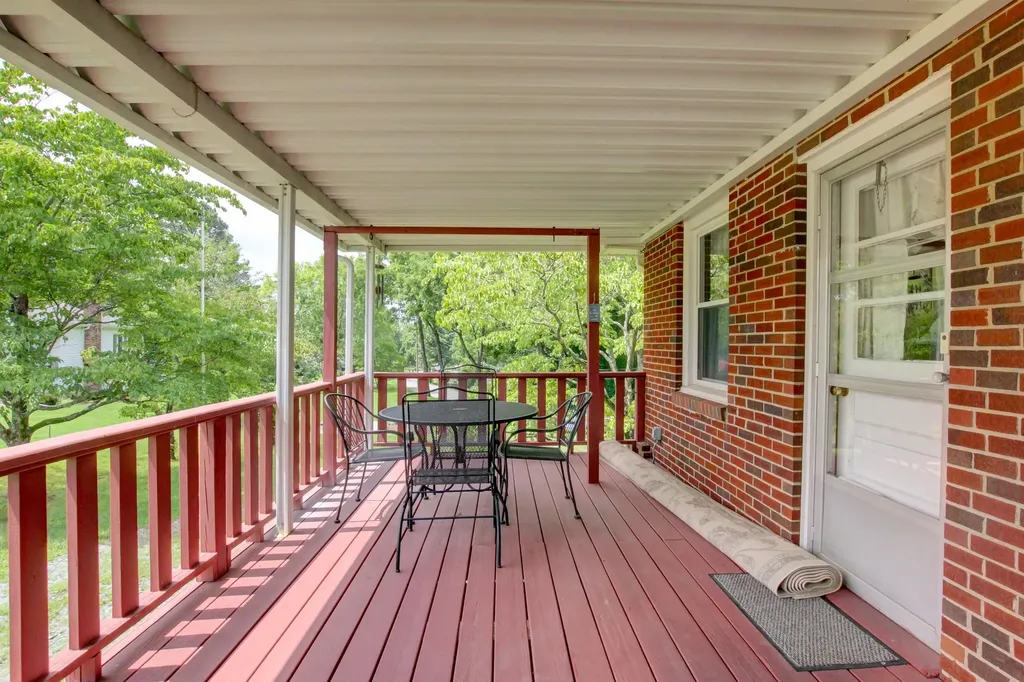 2302 Old Ashland City Road Clarksville TN 37043