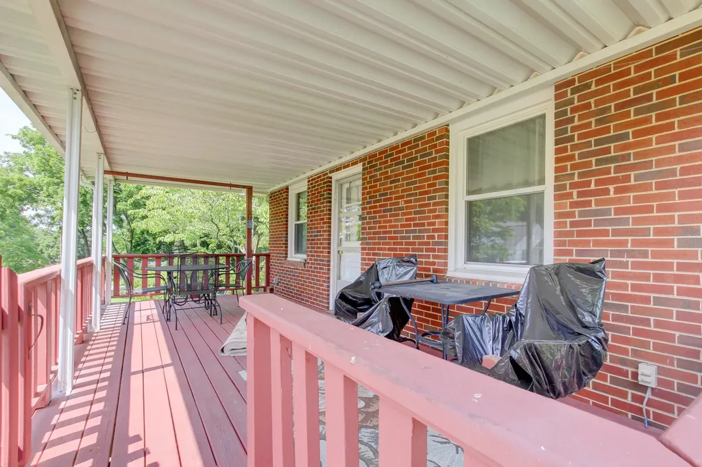2302 Old Ashland City Road Clarksville TN 37043