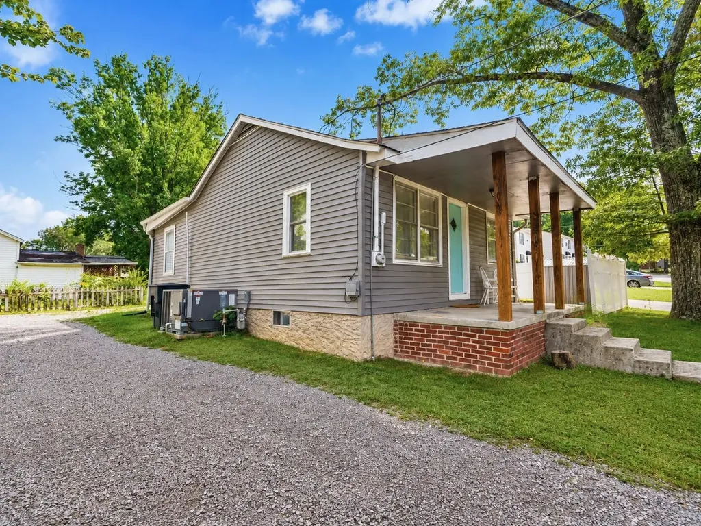 202 15th St, E Cookeville TN 38501