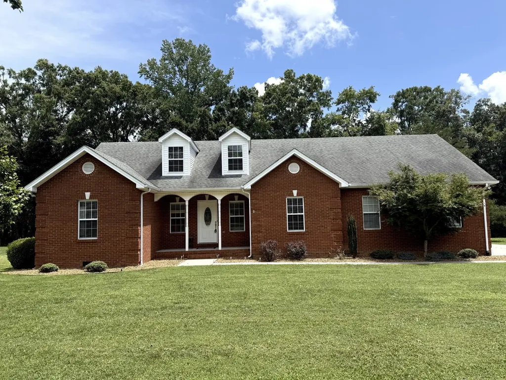 215 Woodson Drive Tullahoma TN 37388