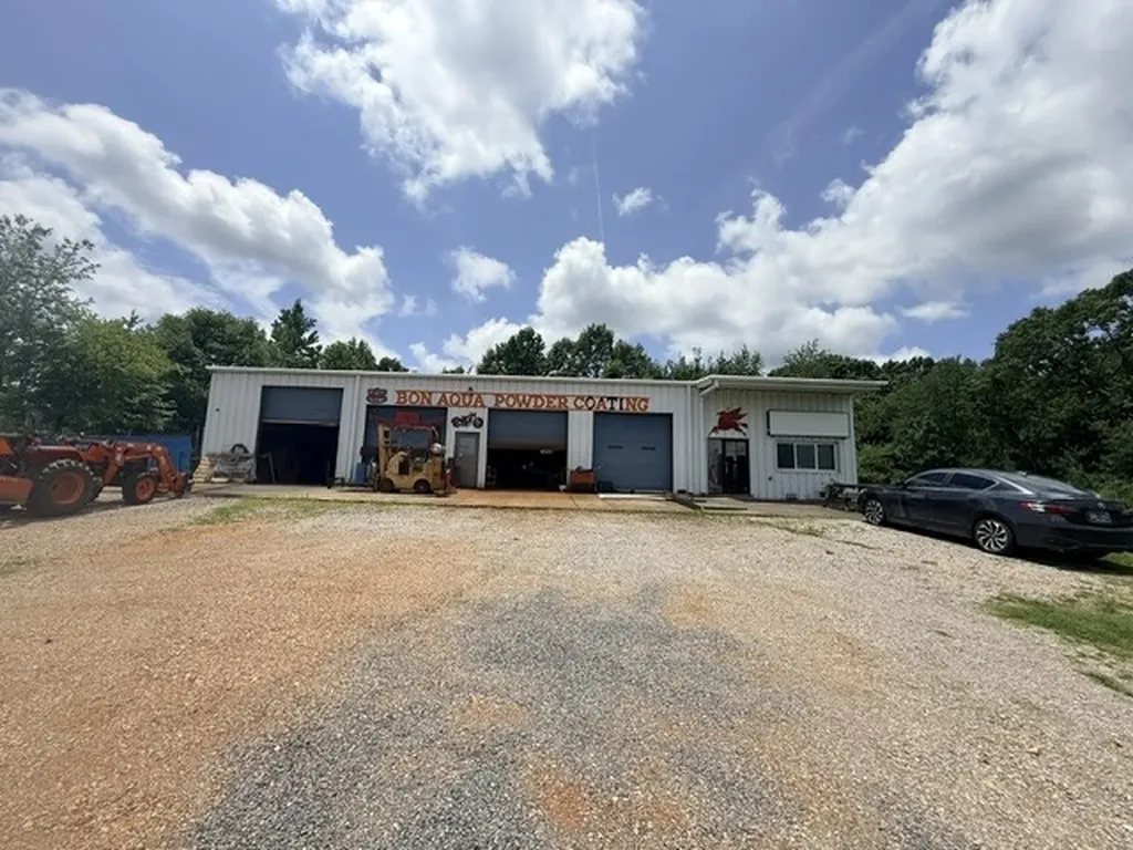 9743 Highway 46 Bon Aqua TN 37025
