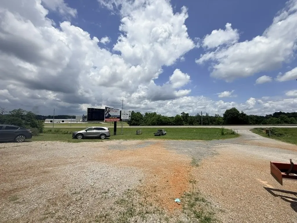 9743 Highway 46 Bon Aqua TN 37025
