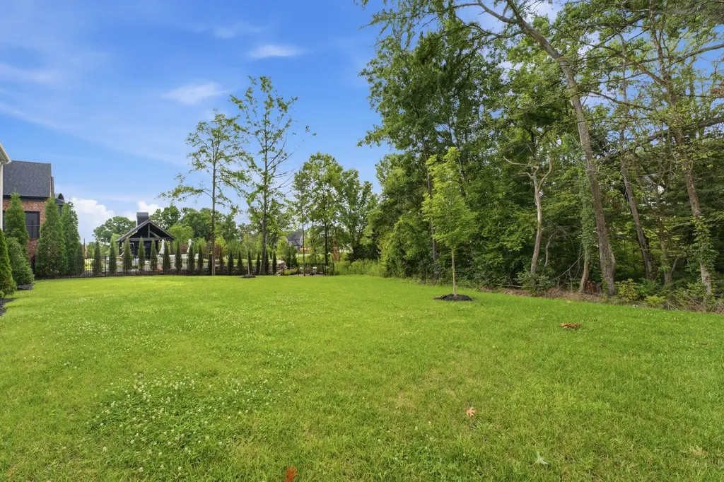 8876 Edgecomb Drive College Grove TN 37046
