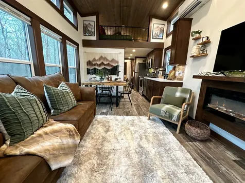 32 Mossy Rock Lane Monteagle TN 37356