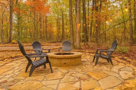 32 Mossy Rock Lane Monteagle TN 37356