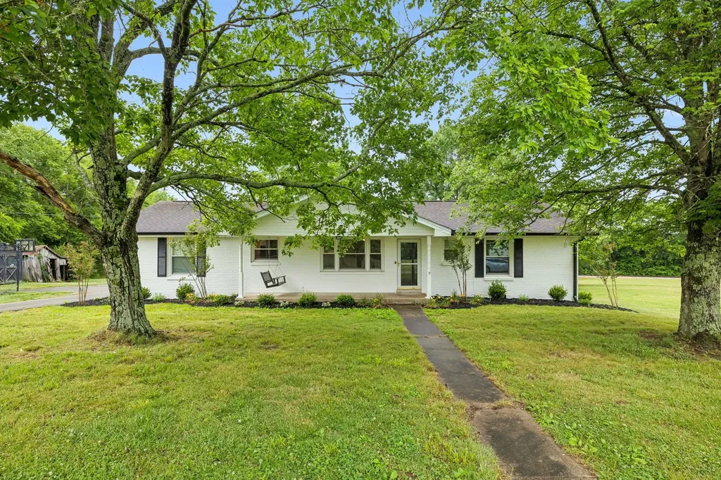 174 Young Road Lebanon TN 37090